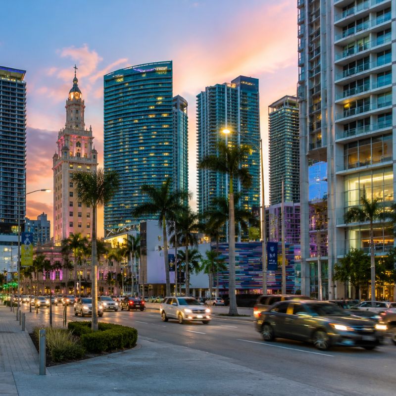Realty One Group Evolution | Ciudad